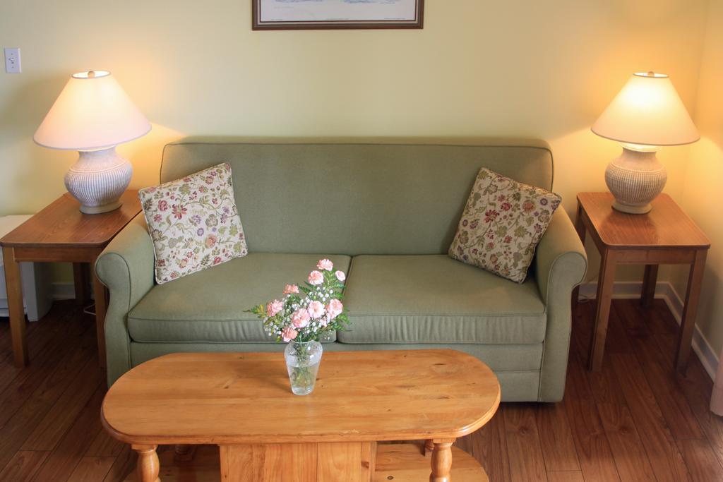 Topmast Motel Lunenburg Phòng bức ảnh