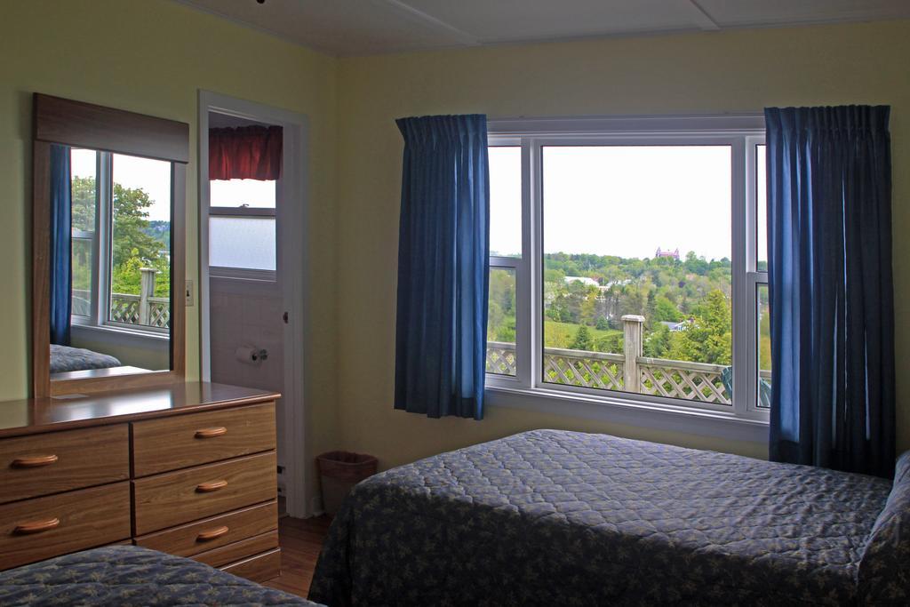 Topmast Motel Lunenburg Phòng bức ảnh