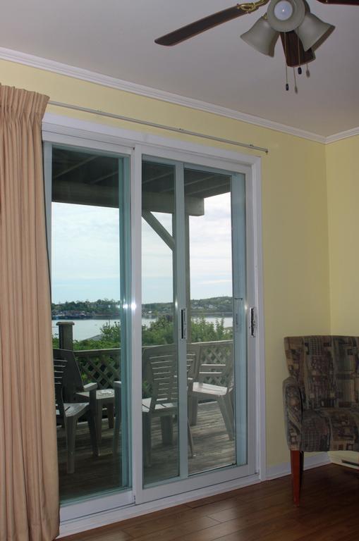 Topmast Motel Lunenburg Phòng bức ảnh