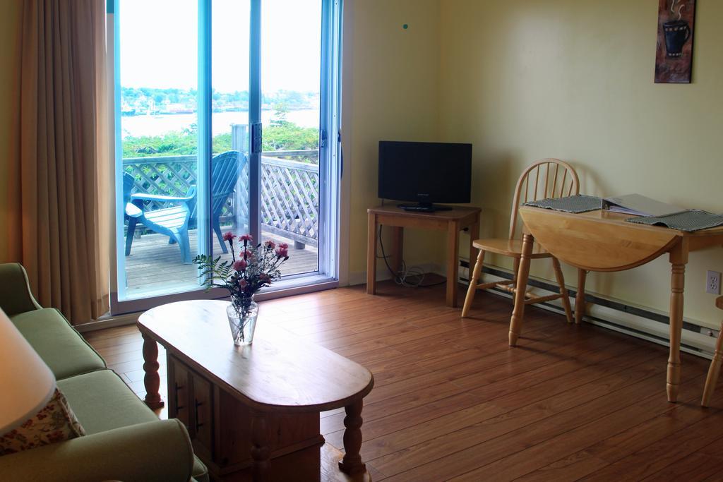 Topmast Motel Lunenburg Phòng bức ảnh